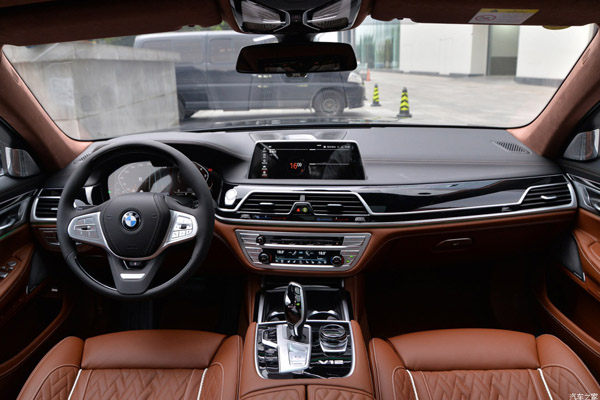 蘇州新款寶馬740包車帶司機(jī)價(jià)格