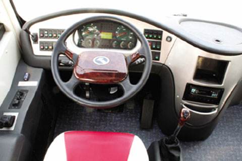 蘇州金龍中巴19座租車帶司機(jī)價(jià)格